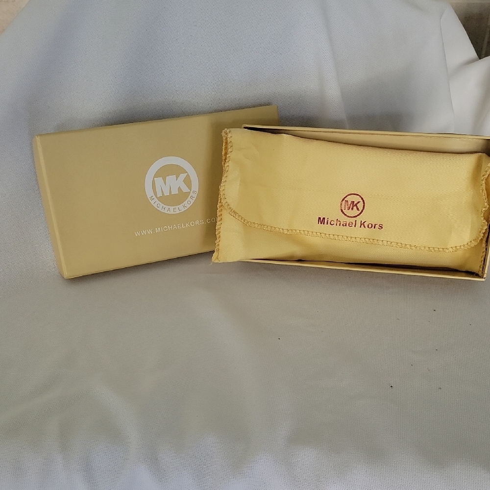 Michael Kors Gold Wallet Pouch Storage